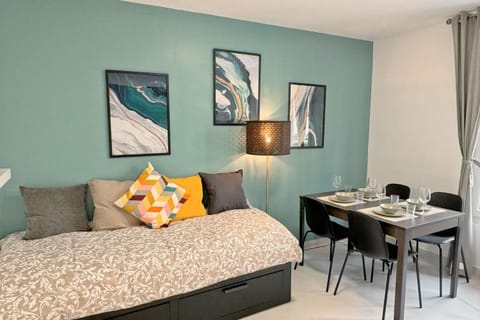 Cozy Paris Gateway Apartments Groups with free parking Apartment in Vitry-sur-Seine