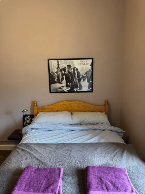 Central Room In Historic Tenement Shared Apartment Near Old Town Vacation rental in Edinburgh