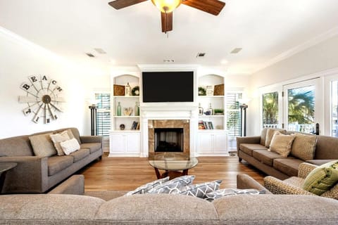 SunBelievable Heated Pool n Golf Cart Deals House in Destin