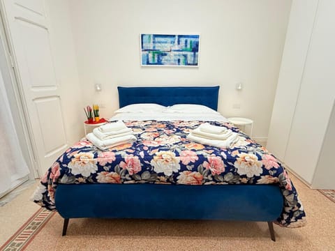 Bed, TV and multimedia, Balcony/Terrace, Photo of the whole room, Bedroom, Breakfast, ATM, hair dresser, locker, air conditioner