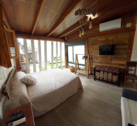 Communal lounge/ TV room, Living room, Bedroom