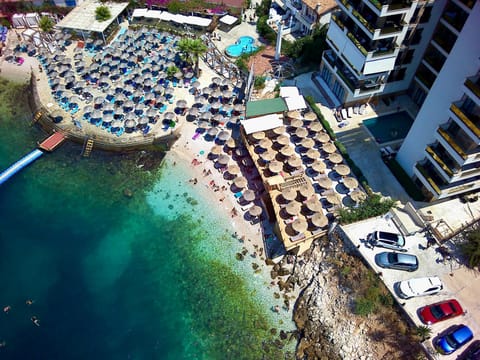 Property building, Beach, Location, Parking