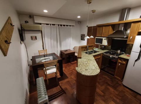 Kitchen or kitchenette, Dining area, oven, stove