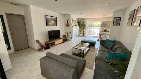 Villa Pura Vida - 6 personnes - piscine, jaccuzi et cuisine d'été Villa in Provence-Alpes-Côte d'Azur