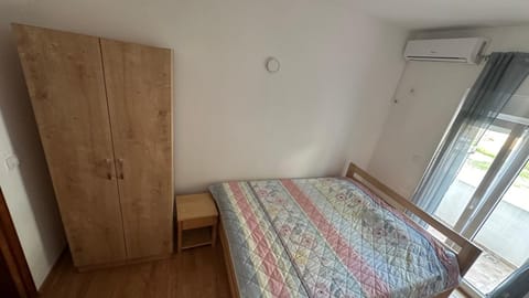 Bed, Photo of the whole room, Bedroom, wardrobe, air conditioner