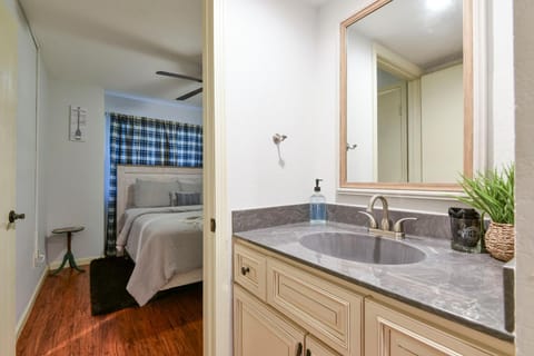 Beautiful Branson Getaway-Next to Silver Dollar City &Tablerock-Family Amenities Apartment in Indian Point