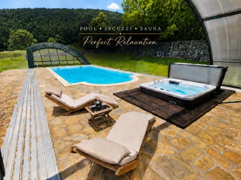 Patio, Day, Natural landscape, Hot Tub, Mountain view, Pool view, Swimming pool, sunbed