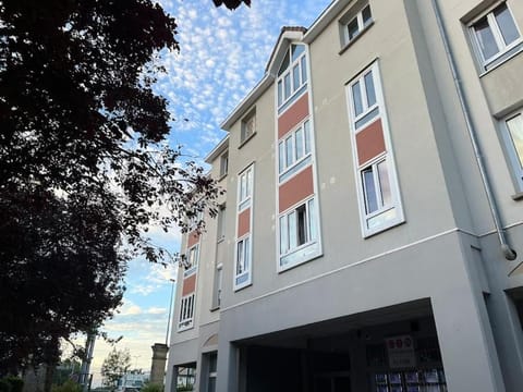 Appartement 52m2, neuf, à deux pas de la Gare Apartment in Poissy