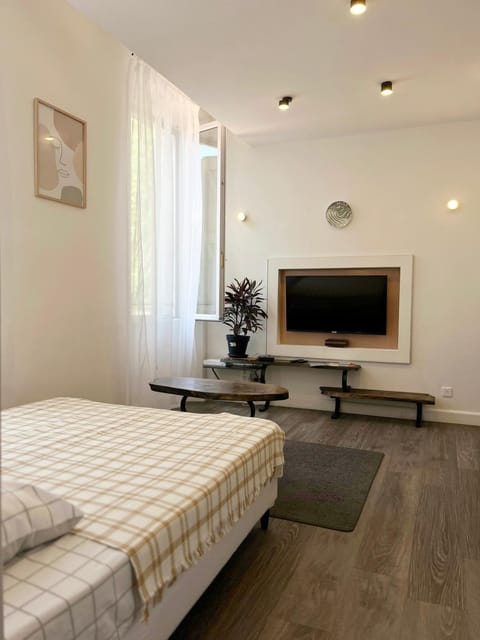 Studio lumineux avec belle vue Apartment in Salernes