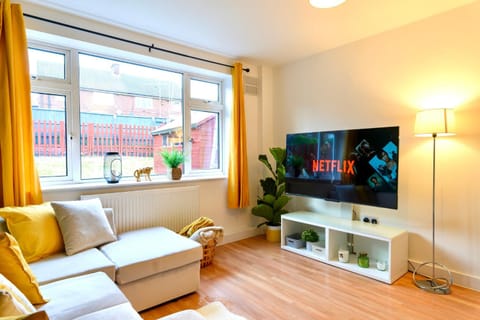 Communal lounge/ TV room, Evening entertainment