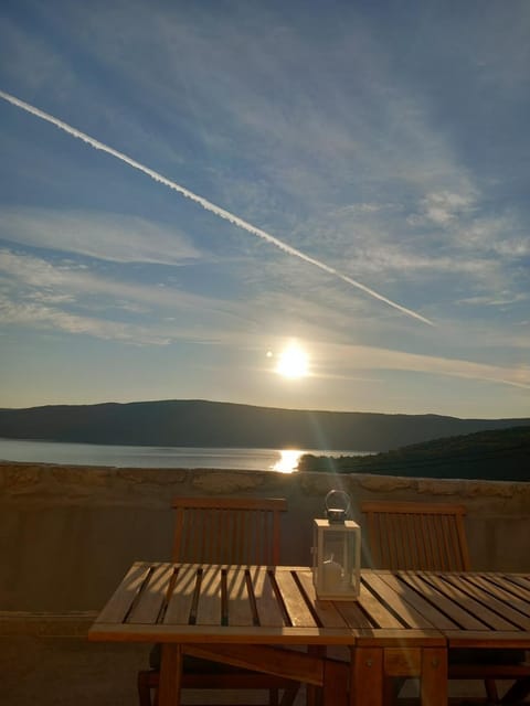 Day, View (from property/room), Balcony/Terrace, Dining area, Sea view, Sunrise