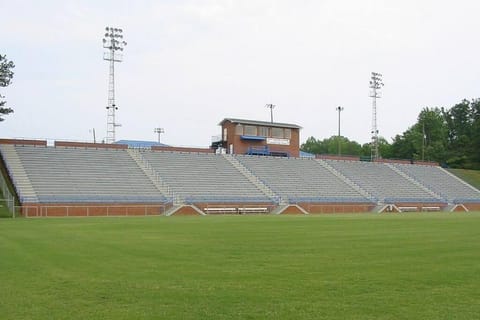 The Montgomery Manor - 5 Bedroom 4 Bath with Pool and Garage House in Montgomery