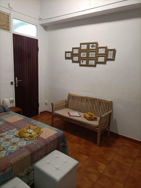 Photo of the whole room, Seating area, Bedroom