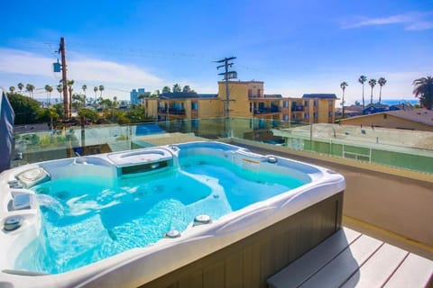 Ocean-view home blocks to beach with private hot tub & rooftop deck House in Pacific Beach