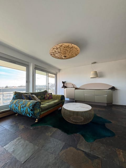 Living room, Seating area, City view