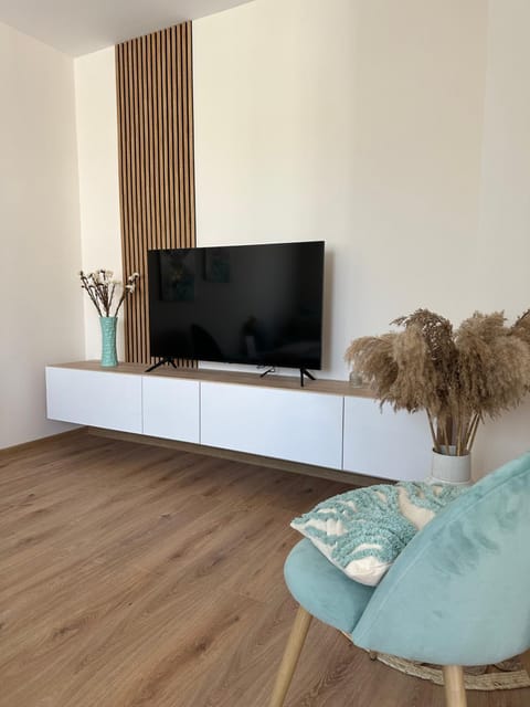 Communal lounge/ TV room, TV and multimedia, Evening entertainment