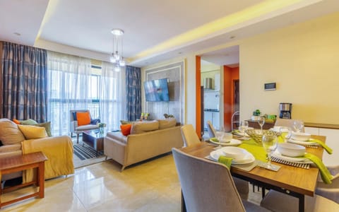TV and multimedia, Living room, Seating area, Dining area