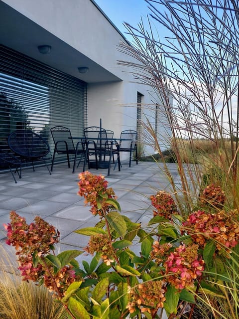 Garden, Garden view
