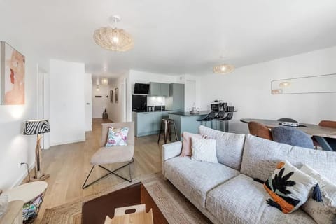 Kitchen or kitchenette, Living room, Dining area