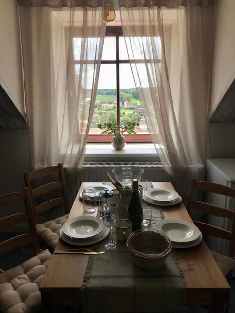 Living room, Seating area, Food