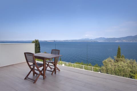 Casa Wally-Vista spettacolare Apartment in Torri del Benaco