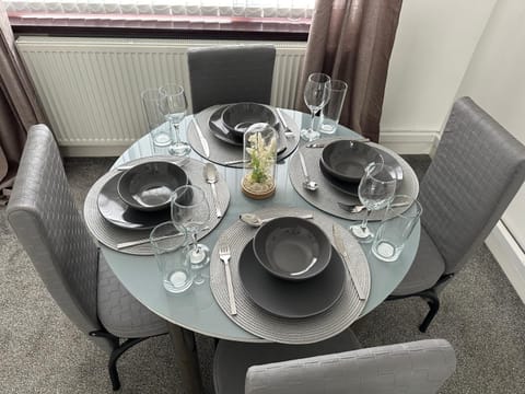 Lovely 3 bedroom house close to City Centre House in England