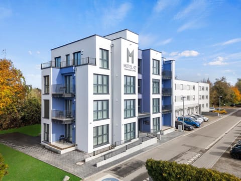 Property building, Street view, Location