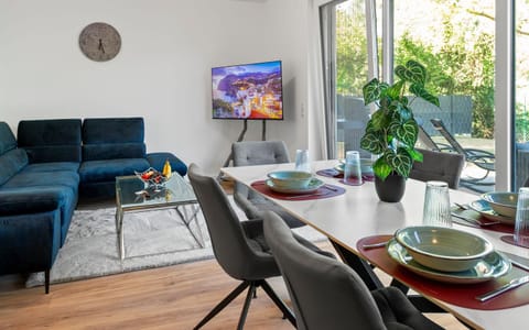 View (from property/room), Living room, Seating area, Dining area