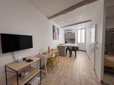 TV and multimedia, Kitchen or kitchenette