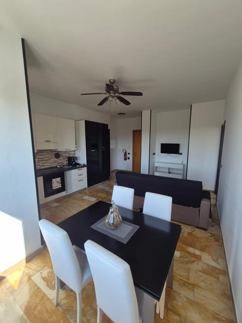 Communal lounge/ TV room, Lounge or bar, kitchen