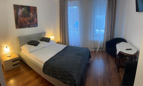 Shower, Bed, Bedroom