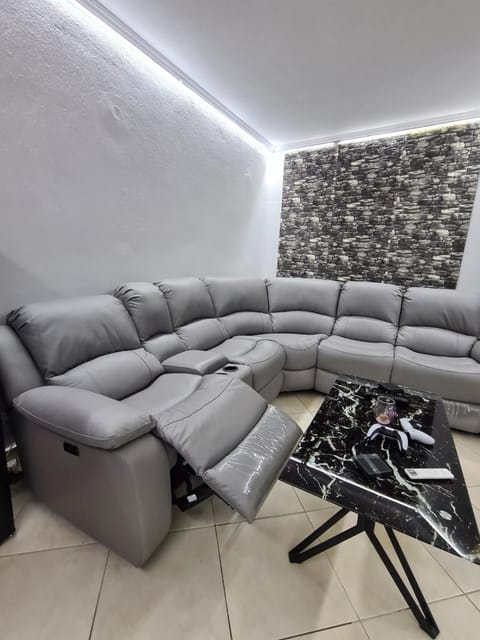 Living room, Decorative detail, Seating area