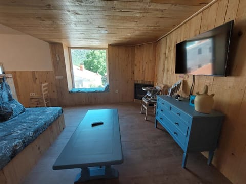Communal lounge/ TV room, Communal lounge/ TV room