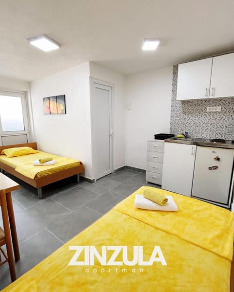 Bed, Kitchen or kitchenette, Photo of the whole room