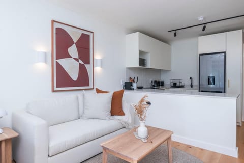 Kitchen or kitchenette, Seating area