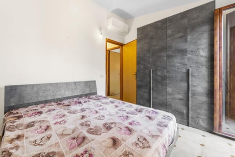 Property building, Living room, Bedroom