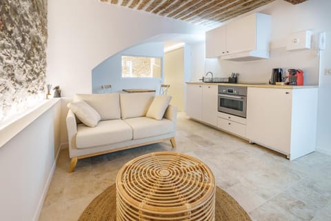 Living room, kitchen