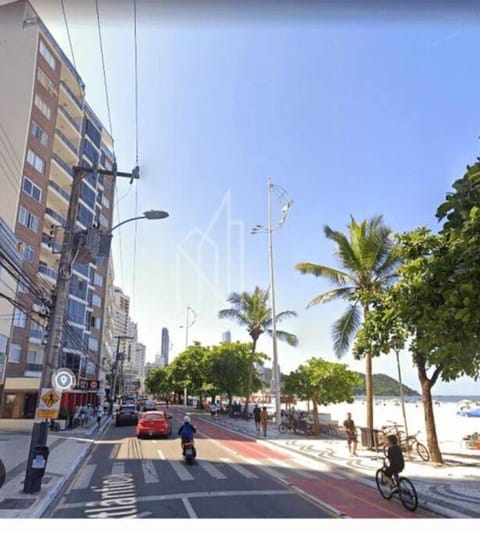 Day, Street view