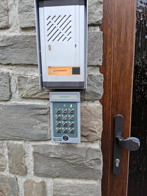 Le Plein Sud House in Wallonia, Belgium