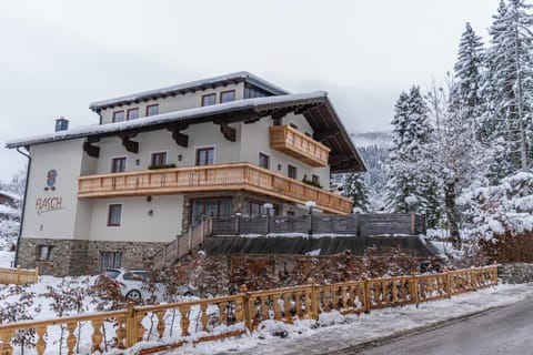 Property building, Day, Natural landscape, Winter, Mountain view