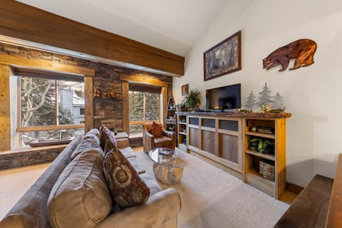 Palisades Tahoe Lodge Rentals Studio Loft #344 Apartment in Palisades Tahoe (Olympic Valley)