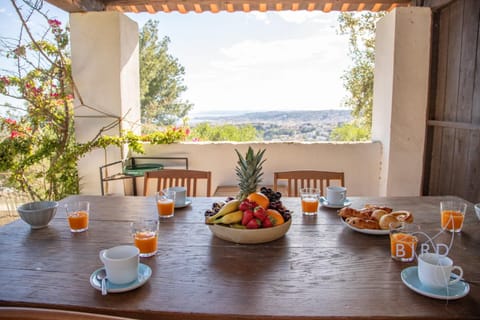 Villa Bonnard in Nice Sea and city View & Pool Villa in 06340 La Trinité, France