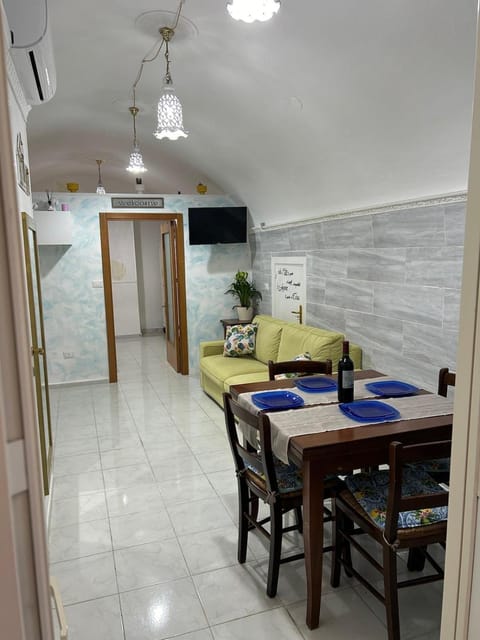 TV and multimedia, Kitchen or kitchenette, Dining area, air conditioner