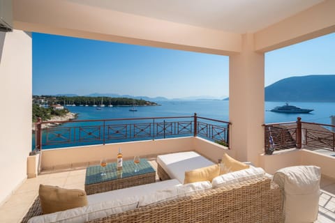 Property building, Balcony/Terrace, Sea view