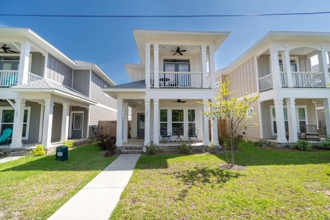 Urban Vista & Flat - Family Friendly, Downtown Pensacola House in Pensacola