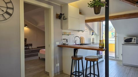 Kitchen or kitchenette, Dining area, oven, pet friendly, stove