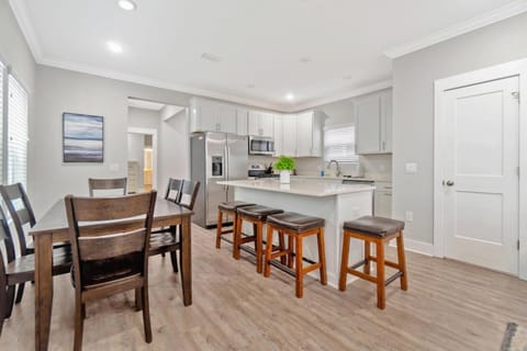 Romana Hideaway & Juliet Haven -Family Friendly, Downtown Pensacola! House in Pensacola