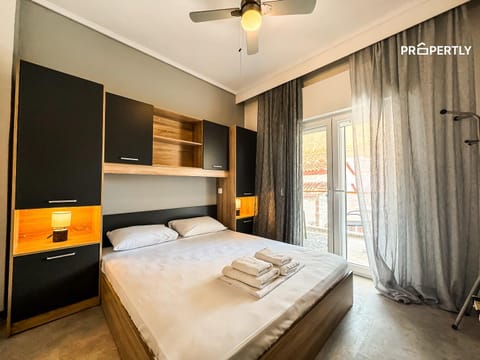 Bed, Photo of the whole room, Bedroom, towels, wardrobe