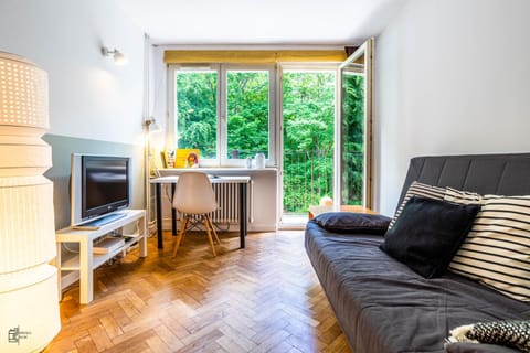 Communal lounge/ TV room, TV and multimedia, Living room, Seating area, Dining area