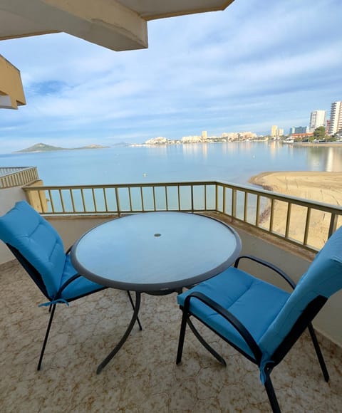 Natural landscape, View (from property/room), Balcony/Terrace, Dining area, Beach, Beach, Sea view